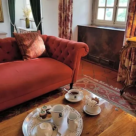Lawrences Hotel