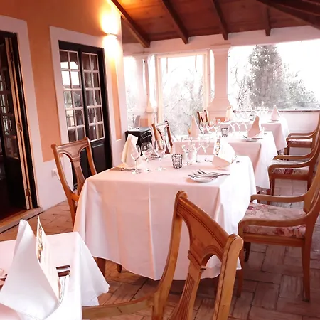 Lawrences Hotel