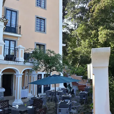 Lawrences Hotel